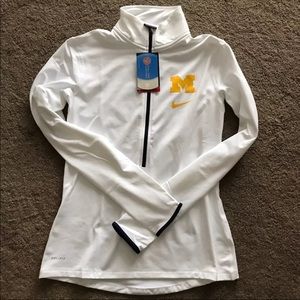 NWT: women's Nike u of m Jacket (med or 2x)